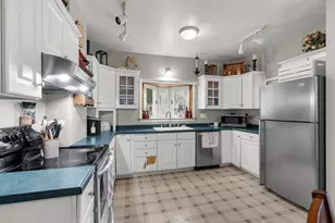 1010 S Pearl St, New London, WI 54961 - Photo 10