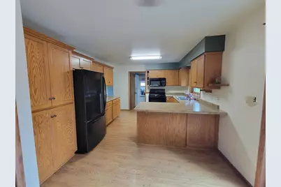 1004 Honey Creek Road, Oshkosh, WI 54904 - Photo 12