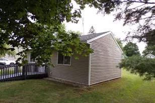 422 High St, Wild Rose, WI 54984 - Photo 14
