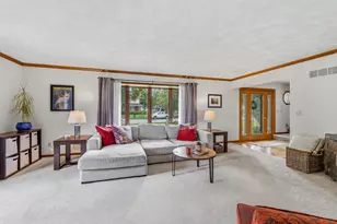 5 Eastbrook Ln, Fond du Lac, WI 54935 - Photo 4