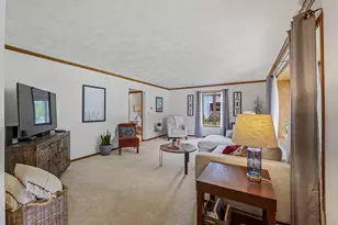 5 Eastbrook Ln, Fond du Lac, WI 54935 - Photo 2