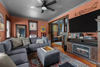 303 E Parkway Avenue, Oshkosh, WI 54901 - Photo 14