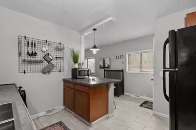 303 E Parkway Avenue, Oshkosh, WI 54901 - Photo 46