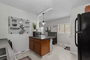 303 E Parkway Ave, Oshkosh, WI 54901 - Photo 46
