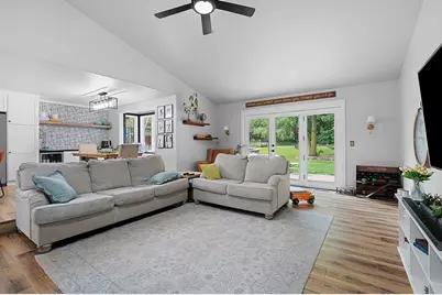 915 La Count Road, Green Bay, WI 54313 - Photo 14