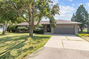 1187 Loretta Ave, Menasha, WI 54952 - Photo 1