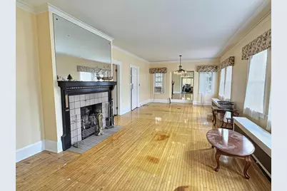 628 W Irving Avenue, Oshkosh, WI 54901 - Photo 2