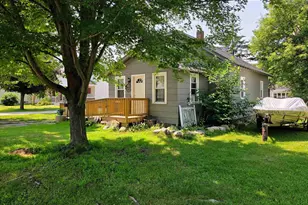 1029 S Main St, Shawano, WI 54166 - Photo 2