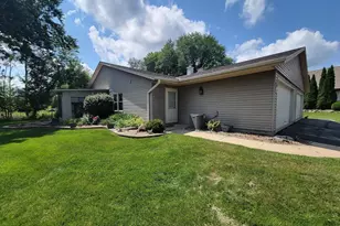 105 Tamarack Cir, Hartford, WI 53027 - Photo 26
