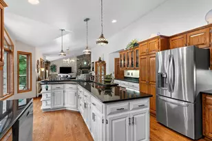 2727 Brook Hills Dr, Suamico, WI 54313 - Photo 14
