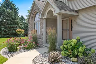 856 Atlantis Ct, Green Bay, WI 54313 - Photo 6