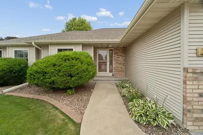 2630 Hearthstone Drive, Oshkosh, WI 54901 - Photo 2