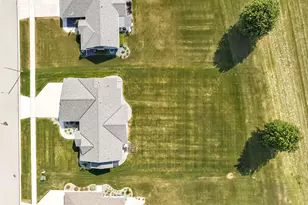 2157 Fox Pt Cir, De Pere, WI 54115 - Photo 48