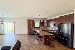 1636 Oak Hollow Ln, Neenah, WI 54956 - Photo 8