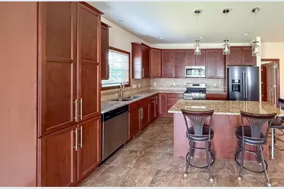 1636 Oak Hollow Lane, Neenah, WI 54956 - Photo 10