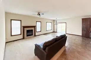 1636 Oak Hollow Ln, Neenah, WI 54956 - Photo 6