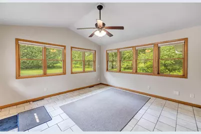 3533 Leeds Castle Drive, Green Bay, WI 54313 - Photo 12