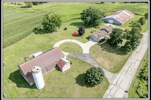 N3212 Bean City Rd, New London, WI 54961 - Photo 1
