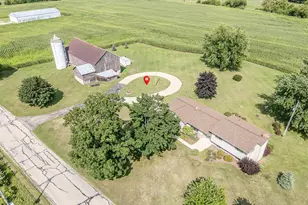 N3212 Bean City Rd, New London, WI 54961 - Photo 4