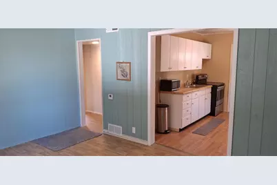 921 Raton Court, Manitowoc, WI 54220 - Photo 8