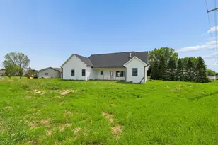 535 N Pheasant Dr, New London, WI 54961 - Photo 30