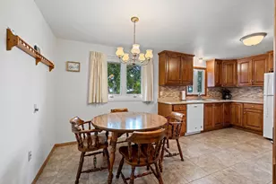 524 E St Joseph St, Green Bay, WI 54301 - Photo 10