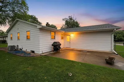 524 E St Joseph Street, Green Bay, WI 54301 - Photo 2