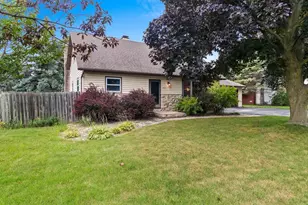 1412 Linda Ave, Menasha, WI 54952 - Photo 1