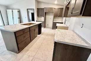 2091 Red Fox Ln, Kaukauna, WI 54130 - Photo 2
