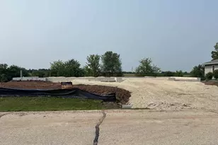 16 Trails End Ct, Fond du Lac, WI 54937 - Photo 2