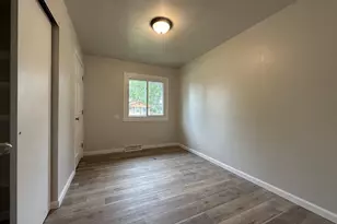 6656 W Brentwood Ave, Milwaukee, WI 54223 - Photo 8