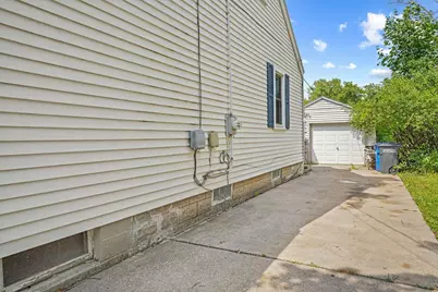 1036 Tyler Avenue, Oshkosh, WI 54902 - Photo 18