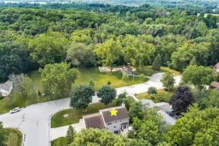 2719 Woodland Hills Ct, Green Bay, WI 54311 - Photo 34