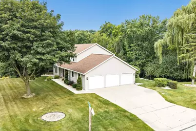 2719 Woodland Hills Court, Green Bay, WI 54311 - Photo 2
