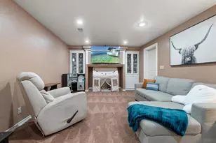 1744 Ives Ln, Suamico, WI 54173 - Photo 24