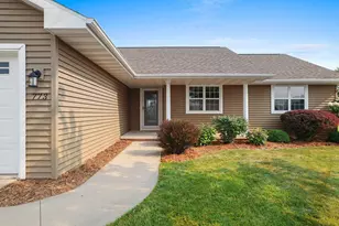 773 N Melcorn Cir, De Pere, WI 54115 - Photo 2