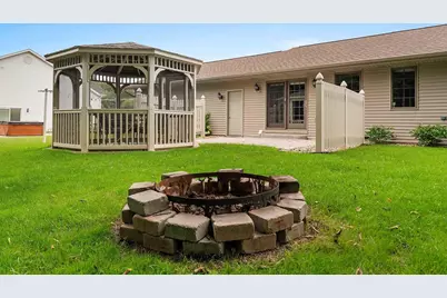 1525 Parkview Drive, New London, WI 54961 - Photo 4