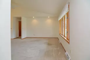 1518 Commanche Dr, Green Bay, WI 54313 - Photo 2