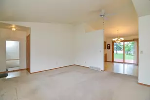 1518 Commanche Dr, Green Bay, WI 54313 - Photo 6