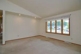 1518 Commanche Dr, Green Bay, WI 54313 - Photo 4