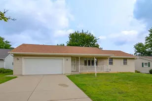1518 Commanche Dr, Green Bay, WI 54313 - Photo 1