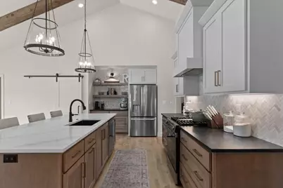 1029 Lancaster Court, Green Bay, WI 54313 - Photo 10