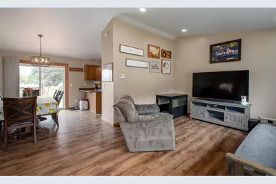 1795 Woodstock Street, Oshkosh, WI 54904 - Photo 4