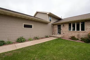 1795 Woodstock St, Oshkosh, WI 54904 - Photo 2