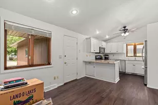 406 Silver Spring Dr, Green Bay, WI 54303 - Photo 8