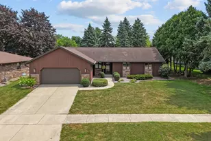 406 Silver Spring Dr, Green Bay, WI 54303 - Photo 1