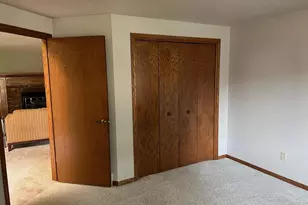 2151 Woodcrest Dr, Green Bay, WI 54304 - Photo 16
