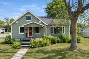 4216 4th St, Menominee, MI 49858 - Photo 2