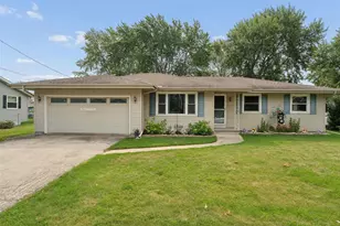 1045 Grove St, Menasha, WI 54952 - Photo 1
