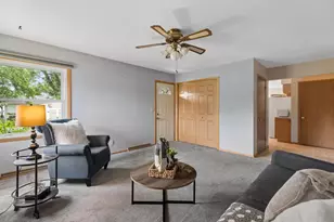 1045 Grove St, Menasha, WI 54952 - Photo 10